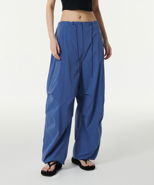 MUSINSA STANDARD WOMAN（ムシンサスタンダードウーマン）の「ウィメンズパラシュートパンツ[ブルー]（スウェットパンツ・レディース・その他・30/24/26/28/22）」の4枚目の写真