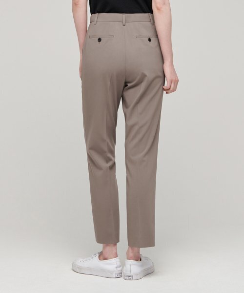MUSINSA STANDARD WOMAN（ムシンサスタンダードウーマン）の「[クールタンダード] ウィメンズ スリムストレート ヒドゥンバンディング スラックス [ダスティベージュ]（スラックス・レディース・その他・32/30/24/25/26/27/28/29）」の2枚目の写真
