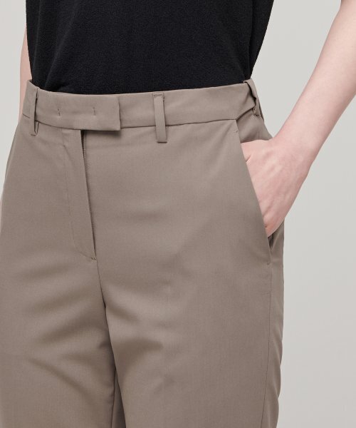 MUSINSA STANDARD WOMAN（ムシンサスタンダードウーマン）の「[クールタンダード] ウィメンズ スリムストレート ヒドゥンバンディング スラックス [ダスティベージュ]（スラックス・レディース・その他・32/30/24/25/26/27/28/29）」の4枚目の写真