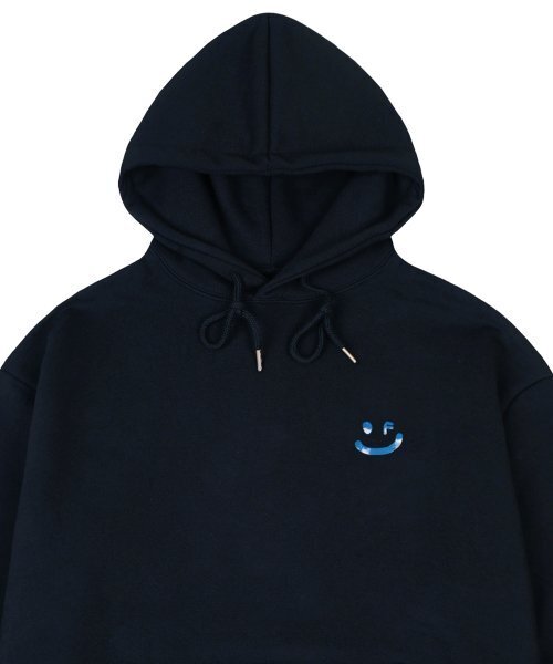 GRAVER（グレーバー）の「[ユニセックス]SKY クラウドドローイングスマイル フードパーカー_ネイビー（パーカー・レディース・ネイビー・MEDIUM/LARGE/X-LARGE/SMALL）」の3枚目の写真