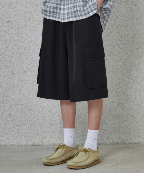 GLW(ジーエルダブリュ)の「ナイロンバミューダカーゴパンツブラック(その他パンツ・レディース・その他・SMALL/MEDIUM/LARGE)」の1枚目の写真