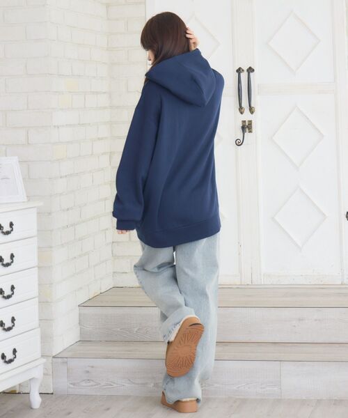 ems excite（エムズエキサイト）の「ロゴBIGパーカー（パーカー・レディース・ダークグレー/ダークブルー/ナチュラル・FREE）」の10枚目の写真