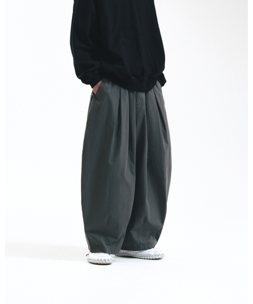 ANGLAN(アングラン)の「Essential Easy Balloon Pants - Grey(その他パンツ・メンズ・グレー・FREE/1/2)」の2枚目の写真