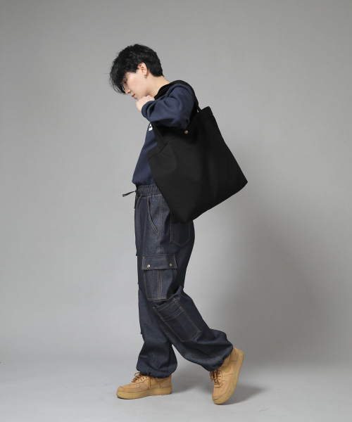 SAINTCREW（セントクルー）の「ボタンオープンビッグサイズショルダーバッグ BOB-117 ブラック（エコバッグ/サブバッグ・メンズ・その他・フリー）」の5枚目の写真