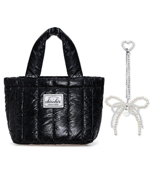 CHISCHIS（チス チス）の「[SET] CHISCHIS PADDING BAG_BLACK + RIBBON HEART CHARM（トートバッグ・レディース・ホワイト/ピンク/シルバー・FREE）」の5枚目の写真