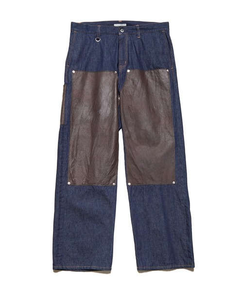uniform experiment(ユニフォームエクスペリメント)の「LEATHER DOUBLE KNEE DENIM PAINTER PANTS(デニムパンツ・メンズ・ブラック/インディゴブルー・2/1/4/3/5)」の1枚目の写真