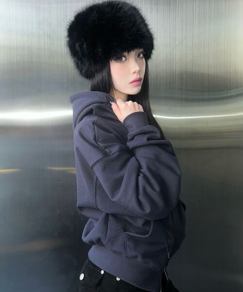 DAUSPICE(ディーオスピス)の「(DUC) Symbol Hoodie Zip-up Vintage Black(パーカー・レディース・ブラック・MEDIUM/LARGE/X-LARGE)」の11枚目の写真