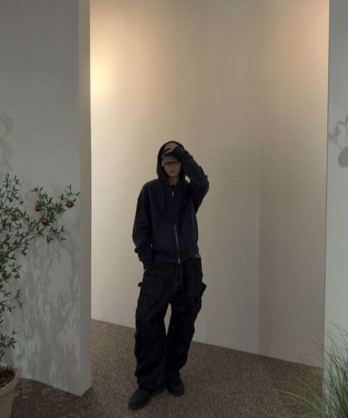 DAUSPICE(ディーオスピス)の「(DUC) Symbol Hoodie Zip-up Vintage Black(パーカー・レディース・ブラック・MEDIUM/LARGE/X-LARGE)」の10枚目の写真