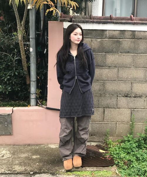 DAUSPICE(ディーオスピス)の「(DUC) Symbol Hoodie Zip-up Vintage Black(パーカー・レディース・ブラック・MEDIUM/LARGE/X-LARGE)」の9枚目の写真