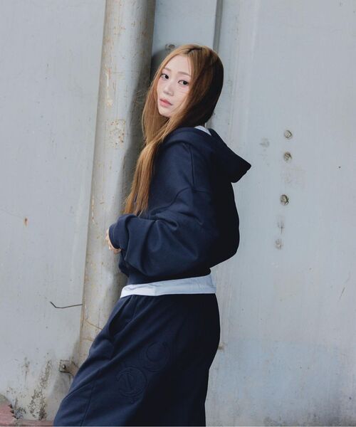 DAUSPICE(ディーオスピス)の「(DUC) Symbol Hoodie Zip-up Vintage Black(パーカー・レディース・ブラック・MEDIUM/LARGE/X-LARGE)」の22枚目の写真