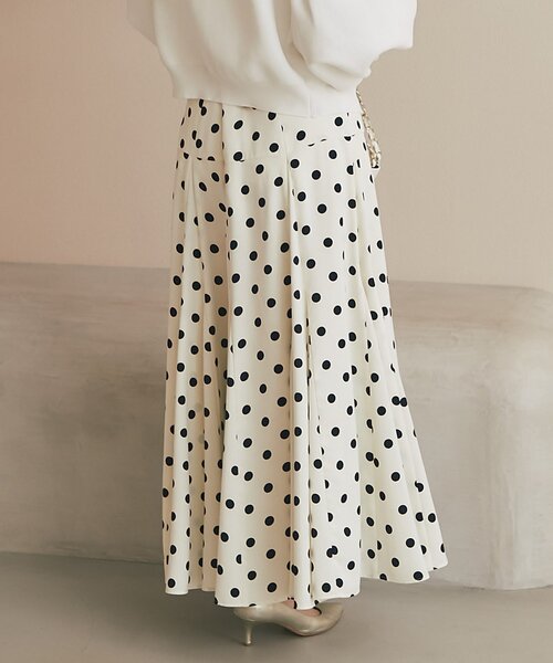 La boutique BonBon（ラブティックボンボン）の「【再販決定！・3サイズ展開あり】ドットマチフレアスカート（スカート・レディース・ネイビー/オフホワイト・36/PS/38）」の11枚目の写真