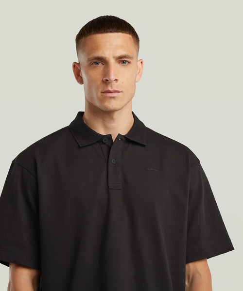 G-STAR（ジースター）の「Loose Polo/ガーメントウォッシュワンポイントオーバーサイズルーズポロシャツ（ポロシャツ・メンズ・カーキ/ダークブラック・SMALL/MEDIUM/LARGE/X-SMALL/X-LARGE）」の12枚目の写真
