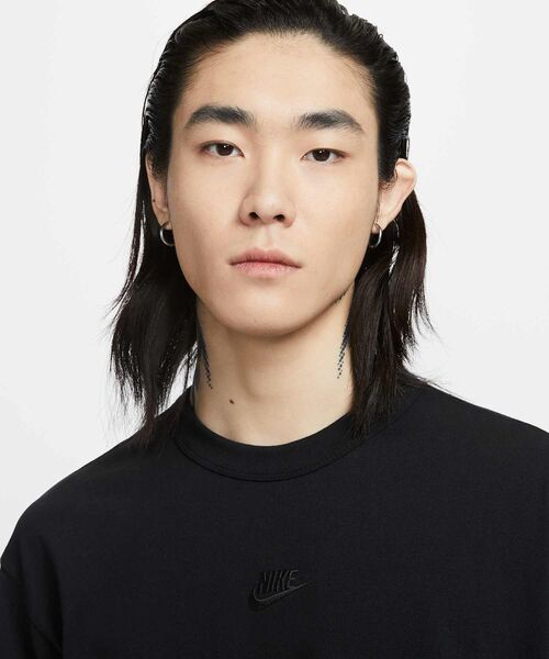 NIKE(ナイキ)の「ナイキ スポーツウェア プレミアム エッセンシャル メンズ ロングスリーブ Tシャツ / Nike Sportswear Premium Essentials Men's Long-Sleeve T-Shirt IH1128-010 Black(Tシャツ/カットソー・メンズ・ブラック・S/2XL/XL/L/M)」の14枚目の写真