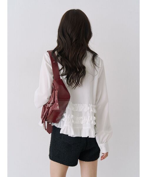 jouetie(ジュエティ)の「リボンタイフリルショートシャツ(シャツ/ブラウス・レディース・ブラック/オフホワイト/ブルー・MEDIUM)」の6枚目の写真