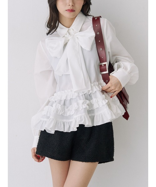 jouetie(ジュエティ)の「リボンタイフリルショートシャツ(シャツ/ブラウス・レディース・ブラック/オフホワイト/ブルー・MEDIUM)」の1枚目の写真