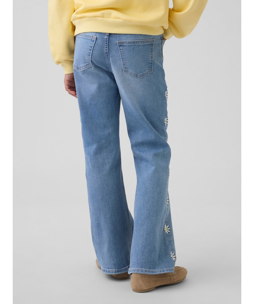 GAP(ギャップ)の「ハイライズ 刺しゅうワッペン '70s フレアデニム (キッズ)(デニムパンツ・キッズ・インディゴブルー・120cm/130cm/140cm/150cm/160cm/155cm)」の2枚目の写真