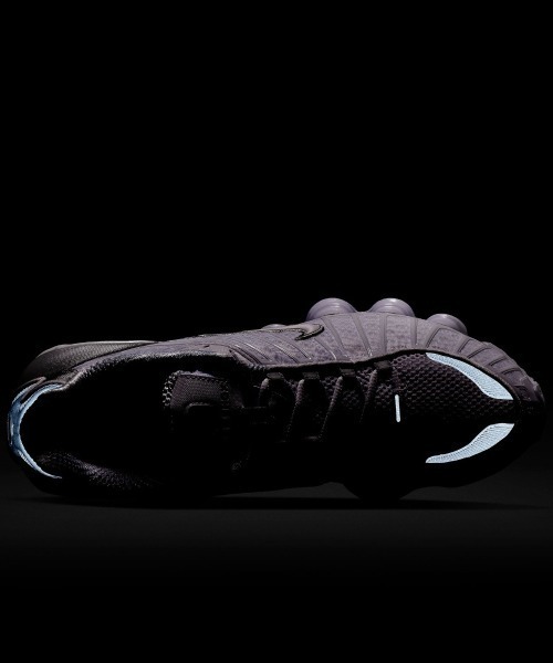 NIKE(ナイキ)の「NIKE Shox TL(ナイキ ショックス TL)(スニーカー・メンズ・ホワイト系・26cm/26.5cm/27cm/27.5cm/28cm/28.5cm/29cm/25.5cm)」の10枚目の写真
