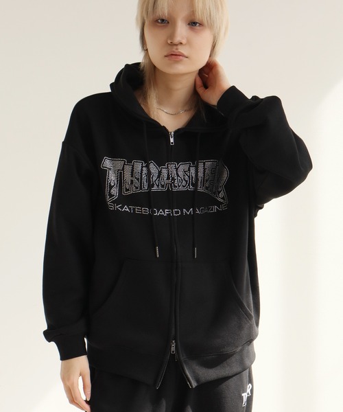 THRASHER（スラッシャー）の「【THRASHER/スラッシャー】裏毛 ロゴデザイン ジップアップパーカー※Sサイズのみショート丈デザイン※（パーカー・メンズ・ブラック系3/ピンク/アッシュグレー/ブラック系2/ブラック系1・XL/L/M/S-Short）」の2枚目の写真