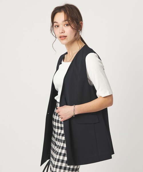 green label relaxing（グリーンレーベルリラクシング）の「［size SHORTあり］サラフール ノーラペル ジレ ストレッチ UVカット（ノーカラージャケット・レディース・ベージュ/ネイビー・FREE/SHORT）」の3枚目の写真