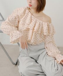 フリルワンショルドットブラウス