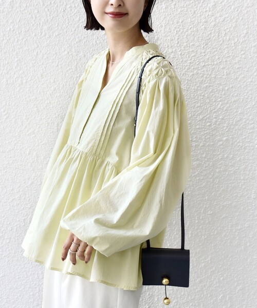 SHIPS(シップス)の「【WEB限定】〈手洗い可能〉ショルダー 刺繍 タック ブラウス(シャツ/ブラウス・レディース・オフホワイト/ライトイエロー/ネイビー・ONE SIZE)」の18枚目の写真