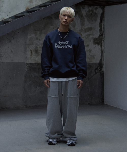 TONY LAWRENCE(トニーローレンス)の「ロゴブークル刺繍スウェットネイビー(スウェット・レディース・その他・LARGE/MEDIUM/SMALL)」の2枚目の写真