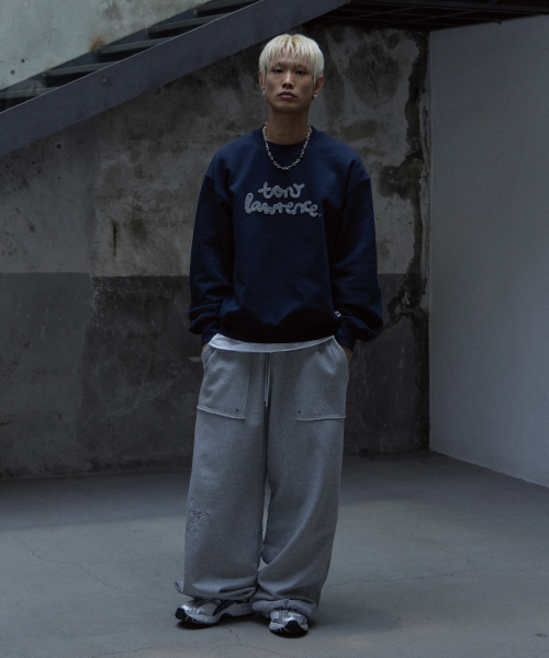 TONY LAWRENCE(トニーローレンス)の「ロゴブークル刺繍スウェットネイビー(スウェット・レディース・その他・LARGE/MEDIUM/SMALL)」の3枚目の写真