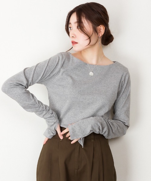 aity(アイティ)の「M-4L 指穴付き ボートネックくしゅくしゅ袖カットソー 夏服(Tシャツ/カットソー・レディース・ネイビー/杢グレー/パープル系/オフホワイト/グレー系/チャコールグレー/カーキ/グレイッシュベージュ/ブラック・4L/3L/LL/L/M)」の4枚目の写真