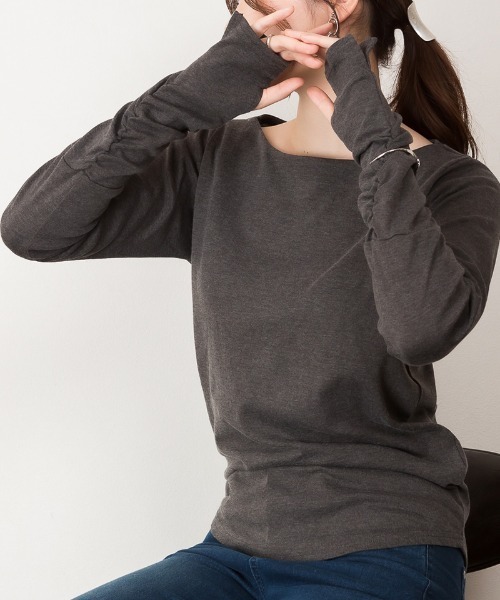 aity(アイティ)の「M-4L 指穴付き ボートネックくしゅくしゅ袖カットソー 夏服(Tシャツ/カットソー・レディース・ネイビー/杢グレー/パープル系/オフホワイト/グレー系/チャコールグレー/カーキ/グレイッシュベージュ/ブラック・4L/3L/LL/L/M)」の1枚目の写真
