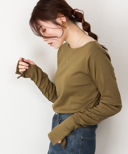 aity(アイティ)の「M-4L 指穴付き ボートネックくしゅくしゅ袖カットソー 夏服(Tシャツ/カットソー・レディース・ネイビー/杢グレー/パープル系/オフホワイト/グレー系/チャコールグレー/カーキ/グレイッシュベージュ/ブラック・4L/3L/LL/L/M)」の13枚目の写真