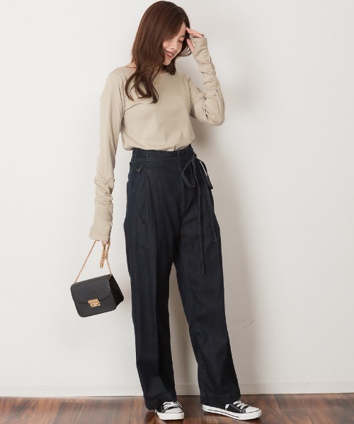 aity(アイティ)の「M-4L 指穴付き ボートネックくしゅくしゅ袖カットソー 夏服(Tシャツ/カットソー・レディース・ネイビー/杢グレー/パープル系/オフホワイト/グレー系/チャコールグレー/カーキ/グレイッシュベージュ/ブラック・4L/3L/LL/L/M)」の20枚目の写真