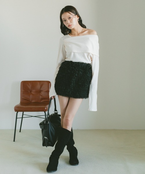 VANNIE U(ヴァニーユー)の「ワンショルダーフレアスリーブトップス / カットソー(Tシャツ/カットソー・レディース・アイボリー/ブラック/グレー・FREE)」の17枚目の写真