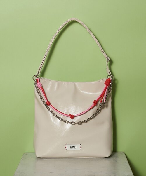 GRAIN(グレイン)の「【GRAIN/グレイン】配色レザーチェーン2WAYショルダーバッグ(トートバッグ・レディース・ブラウン/ブラック/アイボリー・FREE)」の2枚目の写真