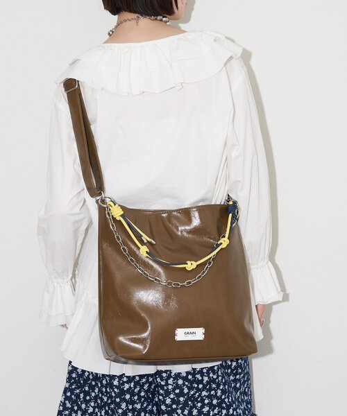 GRAIN(グレイン)の「【GRAIN/グレイン】配色レザーチェーン2WAYショルダーバッグ(トートバッグ・レディース・ブラウン/ブラック/アイボリー・FREE)」の9枚目の写真