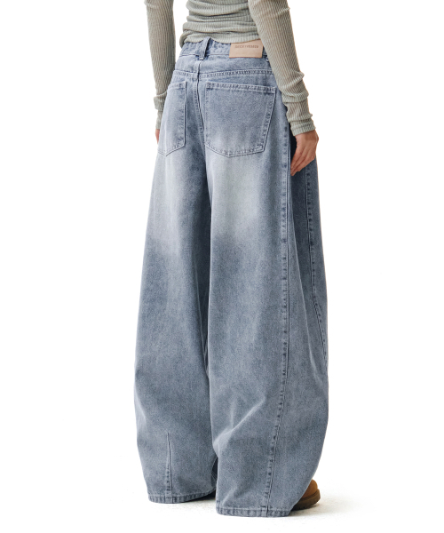 DECET WOMEN(デケット ウーマン)の「Side Pin Tuck Barrel Jeans DCWPT019LIGHTBLUE(デニムパンツ・レディース・その他・X-SMALL/SMALL/MEDIUM/LARGE)」の8枚目の写真