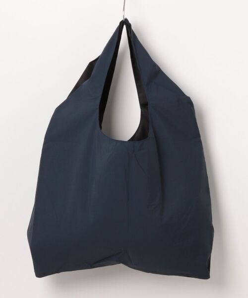 VIBGYOR(ヴィブジョー)の「FReePLACe/大容量シンプル トートバッグ X12783(トートバッグ・レディース・ブラック/ネイビー・FREE)」の6枚目の写真