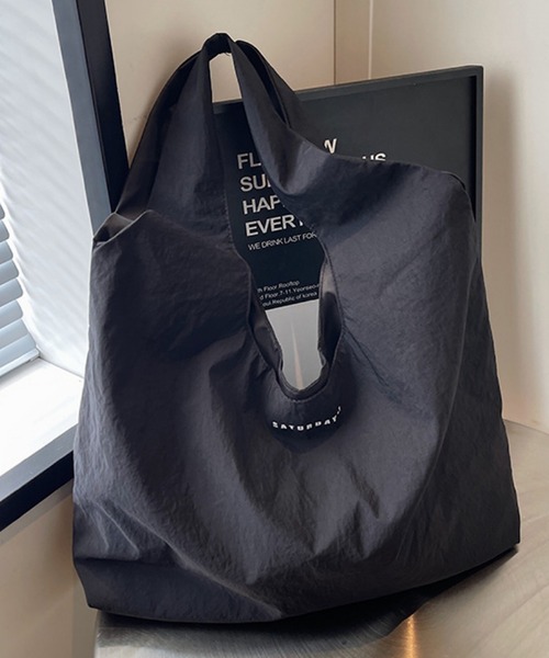VIBGYOR(ヴィブジョー)の「FReePLACe/大容量シンプル トートバッグ X12783(トートバッグ・レディース・ブラック/ネイビー・FREE)」の4枚目の写真