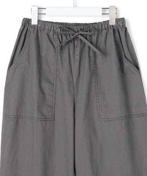J.PRESS YORK STREET（ジェイプレスヨークストリート）の「【WOMEN】ソフトコットン ワイドベイカー パンツ（その他パンツ・レディース・グレー系/ベージュ系/カーキ系・F）」の5枚目の写真