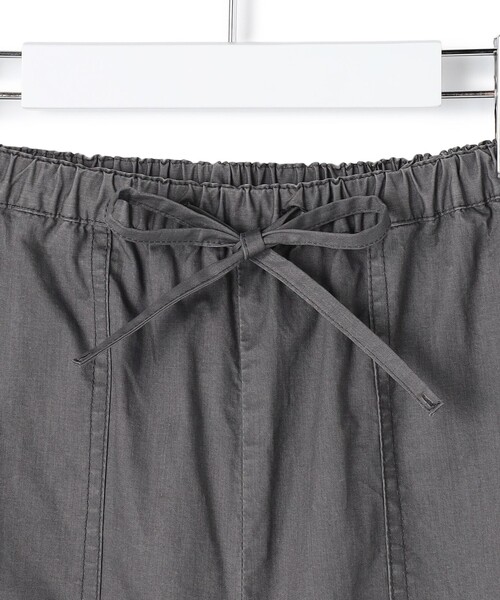 J.PRESS YORK STREET（ジェイプレスヨークストリート）の「【WOMEN】ソフトコットン ワイドベイカー パンツ（その他パンツ・レディース・グレー系/ベージュ系/カーキ系・F）」の9枚目の写真