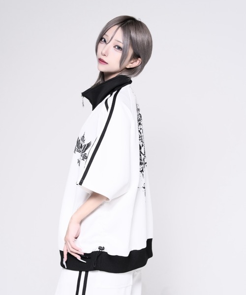 REFLEM(レフレム)の「『REFLEM/レフレム』バックプリントトラックジャージ(ジャージ・レディース・ホワイト×ブラック/ブラック×ホワイト・FREE)」の4枚目の写真