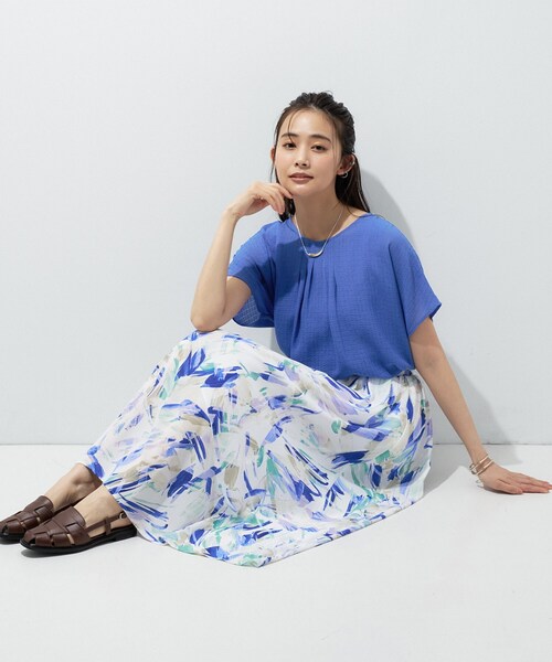 INDIVI（インディヴィ）の「【洗える】無地＆チェーン柄 ギャザートップス（シャツ/ブラウス・レディース・ライトグレー系/ネイビー/ブルー系その他・38/13/15 /19/05/34）」の6枚目の写真