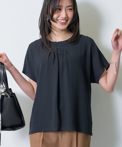 INDIVI（インディヴィ）の「【洗える】無地＆チェーン柄 ギャザートップス（シャツ/ブラウス・レディース・ライトグレー系/ネイビー/ブルー系その他・38/13/15 /19/05/34）」の9枚目の写真