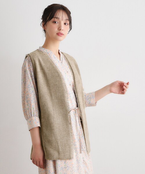 LAURA ASHLEY(ローラアシュレイ)の「【洗える/ベルト付き】リネンライクフリンジジレ(ベスト・レディース・ブラウン/ライトベージュ・38)」の1枚目の写真