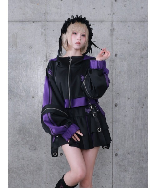 Amilige(アミリージュ)の「ウサギ耳バイカラージャージトップス【2way/セットアップ着用可能】(ジャージ・レディース・ブラック×ホワイト/ホワイト×ブルー/ブラック×パープル・FREE)」の21枚目の写真