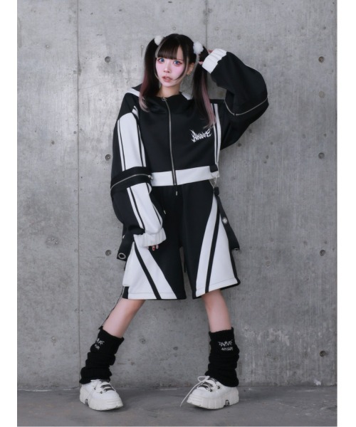Amilige(アミリージュ)の「ウサギ耳バイカラージャージトップス【2way/セットアップ着用可能】(ジャージ・レディース・ブラック×ホワイト/ホワイト×ブルー/ブラック×パープル・FREE)」の9枚目の写真