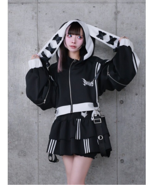 Amilige(アミリージュ)の「ウサギ耳バイカラージャージトップス(ジャージ・レディース・ブラック×ホワイト/ホワイト×ブルー/ブラック×パープル/ブラック×ピンク・FREE)」の15枚目の写真
