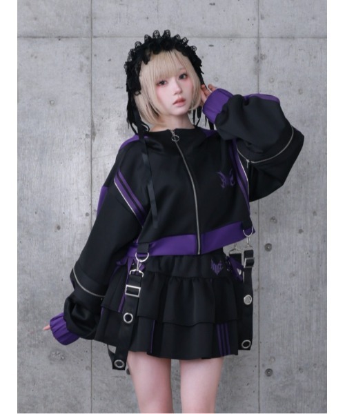 Amilige(アミリージュ)の「ウサギ耳バイカラージャージトップス(ジャージ・レディース・ブラック×ホワイト/ホワイト×ブルー/ブラック×パープル/ブラック×ピンク・FREE)」の12枚目の写真