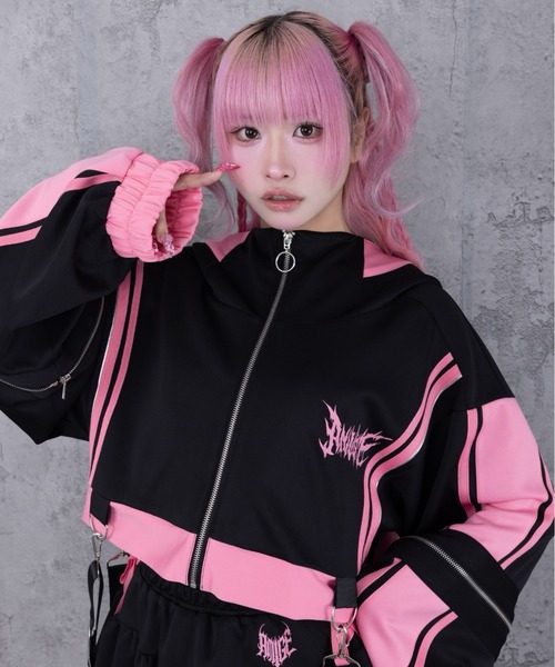 Amilige(アミリージュ)の「ウサギ耳バイカラージャージトップス(ジャージ・レディース・ブラック×ホワイト/ホワイト×ブルー/ブラック×パープル/ブラック×ピンク・FREE)」の20枚目の写真