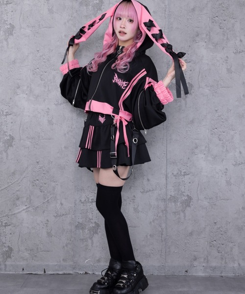 Amilige(アミリージュ)の「ウサギ耳バイカラージャージトップス(ジャージ・レディース・ブラック×ホワイト/ホワイト×ブルー/ブラック×パープル/ブラック×ピンク・FREE)」の21枚目の写真