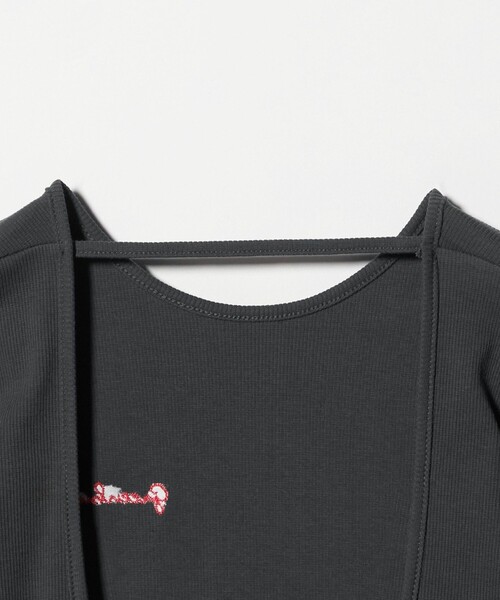 NICE WEATHER（ナイスウェザー）の「＜GREEN BUTTER＞バックオープン トップス（Tシャツ/カットソー・レディース・その他1/ダークグレー・FREE）」の7枚目の写真